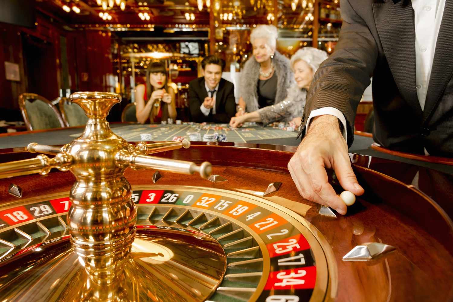 Baccarat နှင့် Classic Casino ဂိမ်းများ ကျပ်ငွေဖြင့်